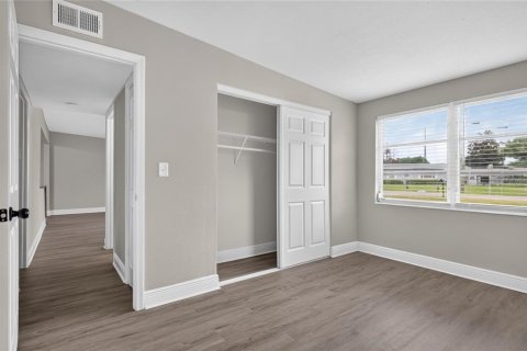 House in Winter Haven, Florida 4 bedrooms, 97.36 sq.m. № 2204108 - photo 26