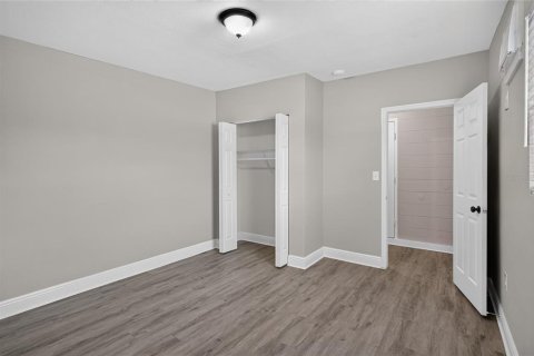 House in Winter Haven, Florida 4 bedrooms, 97.36 sq.m. № 2204108 - photo 23