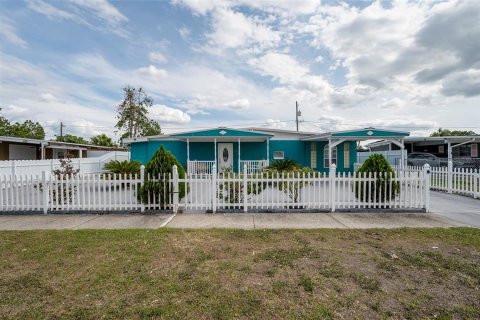 House in Tampa, Florida 3 bedrooms, 132.66 sq.m. № 2101637