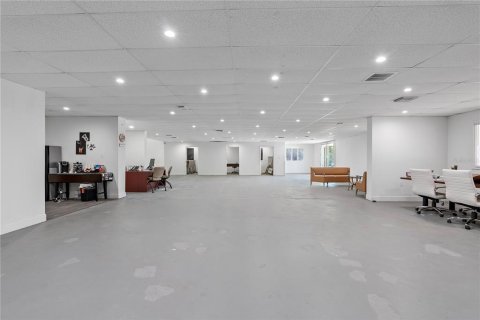 Commercial property in Tampa, Florida 348.76 sq.m. № 1843383 - photo 4