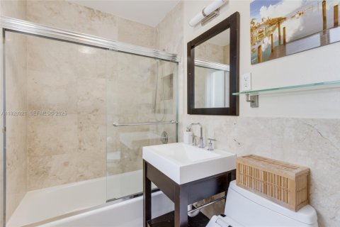 Снять в аренду кондоминиум в Майами, Флорида 1 спальня, 64.75м2, № 1989567 - фото 9