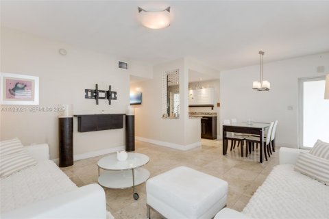 Снять в аренду кондоминиум в Майами, Флорида 1 спальня, 64.75м2, № 1989567 - фото 17