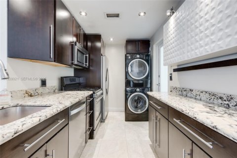 Снять в аренду кондоминиум в Майами, Флорида 1 спальня, 64.75м2, № 1989567 - фото 19