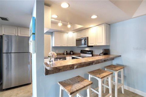 Townhouse in Vero Beach, Florida 2 bedrooms, 115.57 sq.m. № 2377702 - photo 9