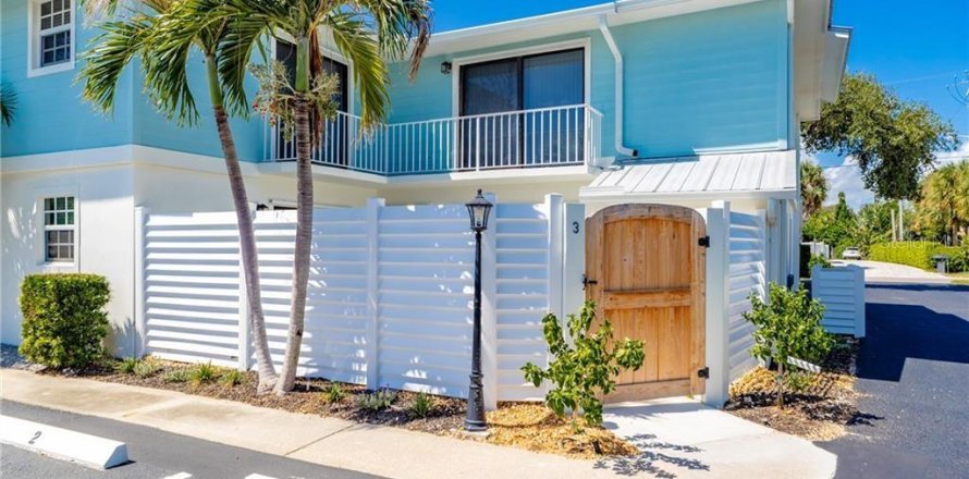 Townhouse in Vero Beach, Florida 2 bedrooms, 115.57 sq.m. № 2377702