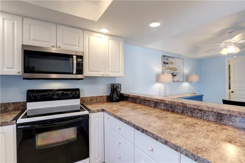 Townhouse in Vero Beach, Florida 2 bedrooms, 115.57 sq.m. № 2377702 - photo 12