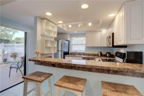 Townhouse in Vero Beach, Florida 2 bedrooms, 115.57 sq.m. № 2377702 - photo 10