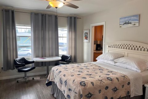 Снять в аренду квартиру в Сарасота, Флорида 2 комнаты, 46.45м2, № 1360028 - фото 1