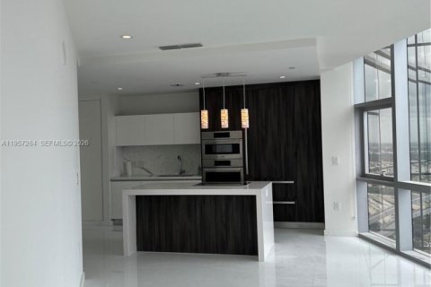 Condominio en alquiler en Miami, Florida, 1 dormitorio, 87.05 m2 № 2011251 - foto 11