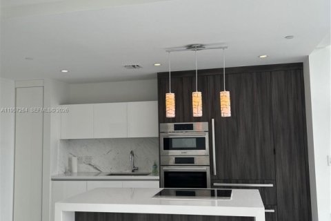 Condominio en alquiler en Miami, Florida, 1 dormitorio, 87.05 m2 № 2011251 - foto 10