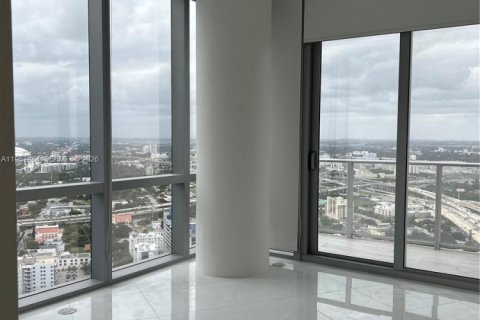 Condominio en alquiler en Miami, Florida, 1 dormitorio, 87.05 m2 № 2011251 - foto 14