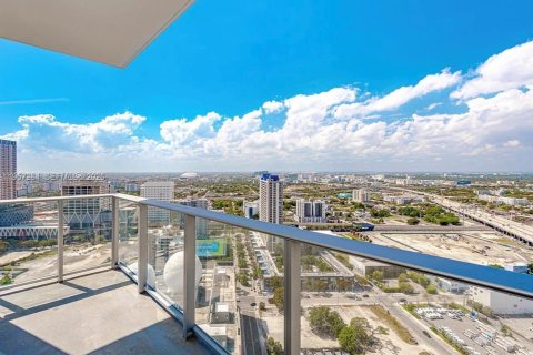 Condominio en alquiler en Miami, Florida, 1 dormitorio, 87.05 m2 № 2011251 - foto 22