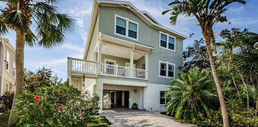 Casa en Port Richey, Florida 3 dormitorios, 213.21 m2 № 1674026