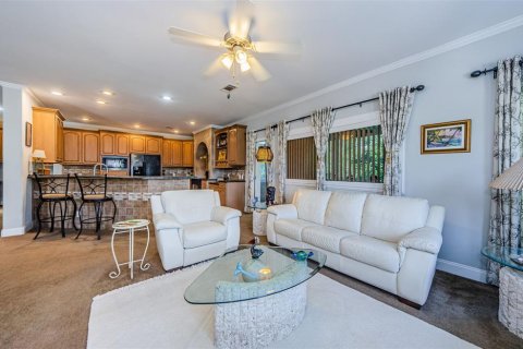 House in Port Richey, Florida 3 bedrooms, 213.21 sq.m. № 1674026 - photo 9