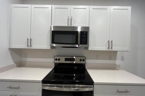 Adosado en alquiler en Sarasota, Florida, 3 dormitorios, 131.64 m2 № 1742829 - foto 11