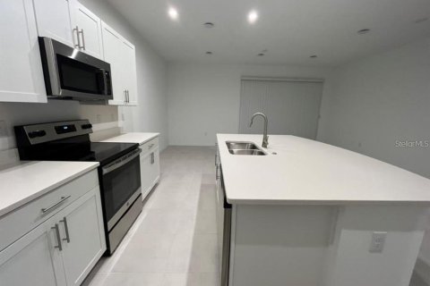 Adosado en alquiler en Sarasota, Florida, 3 dormitorios, 131.64 m2 № 1742829 - foto 8