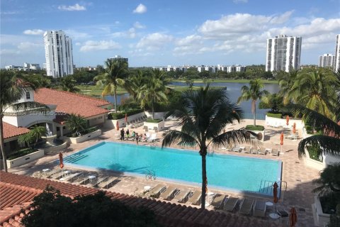 Купить кондоминиум в Авентура, Флорида 2 спальни, 121.89м2, № 1990376 - фото 1