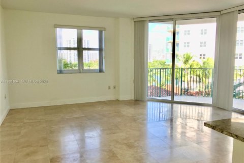 Купить кондоминиум в Авентура, Флорида 2 спальни, 121.89м2, № 1990376 - фото 2