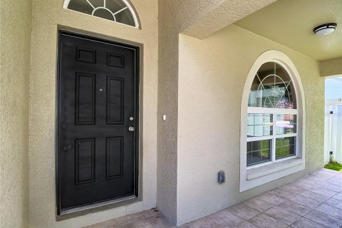 Casa en venta en Brandon, Florida, 4 dormitorios, 185.53 m2 № 2198755 - foto 5