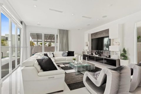 Villa ou maison à vendre à Doral, Floride: 5 chambres № 1958629 - photo 5