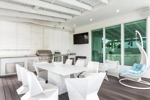 Villa ou maison à vendre à Doral, Floride: 5 chambres № 1958629 - photo 26