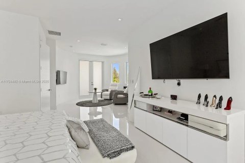 Villa ou maison à vendre à Doral, Floride: 5 chambres № 1958629 - photo 17