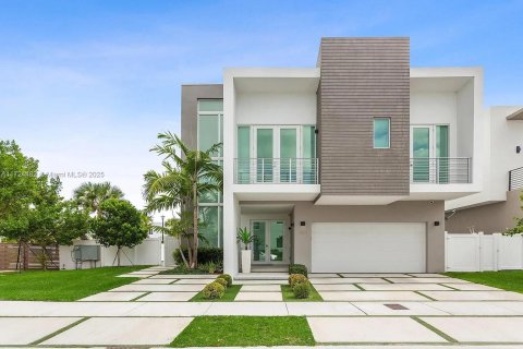 Villa ou maison à vendre à Doral, Floride: 5 chambres № 1958629 - photo 2