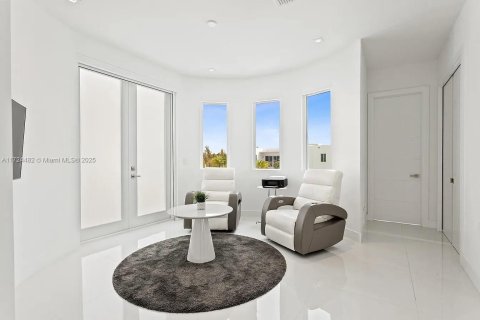 Villa ou maison à vendre à Doral, Floride: 5 chambres № 1958629 - photo 16