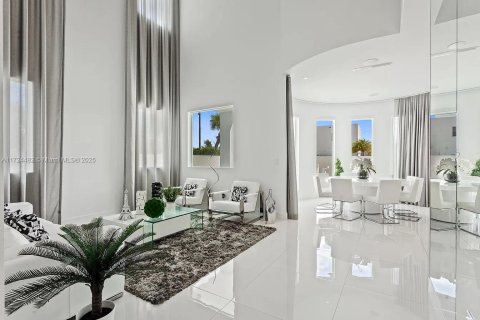Villa ou maison à vendre à Doral, Floride: 5 chambres № 1958629 - photo 11