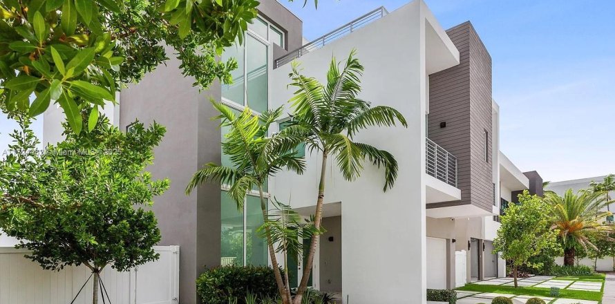 Villa ou maison à Doral, Floride 5 chambres № 1958629