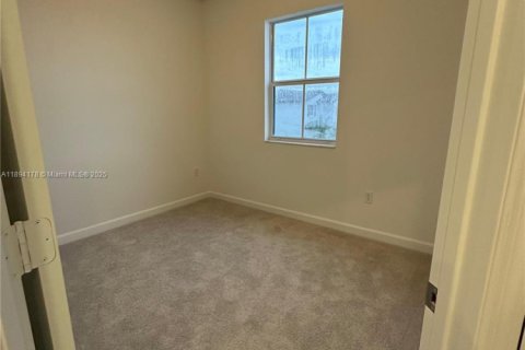 Adosado en alquiler en Homestead, Florida, 3 dormitorios № 1946065 - foto 13