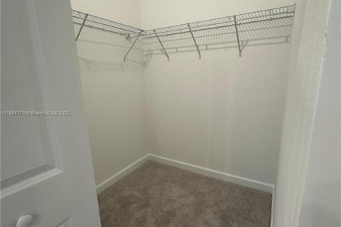 Adosado en alquiler en Homestead, Florida, 3 dormitorios № 1946065 - foto 16