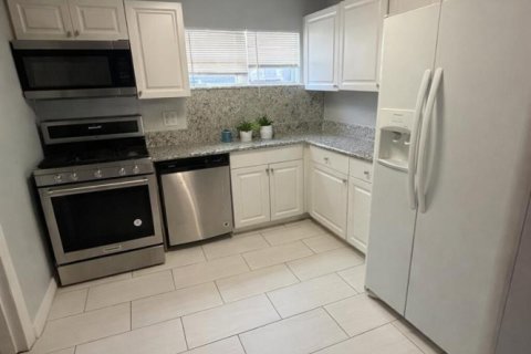 House in West Palm Beach, Florida 3 bedrooms, 82.03 sq.m. № 2146618 - photo 5