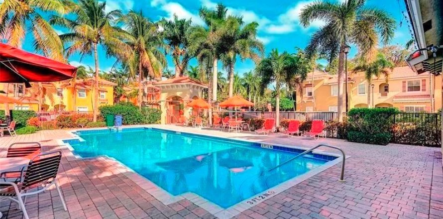 Condominio en Pompano Beach, Florida, 3 dormitorios  № 1210373