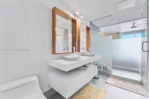 Condominio en venta en Miami, Florida, 2 dormitorios, 103.86 m2 № 1997744 - foto 16