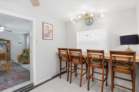 Villa ou maison à vendre à Treasure Island, Floride: 6 chambres, 213.49 m2 № 2141802 - photo 30