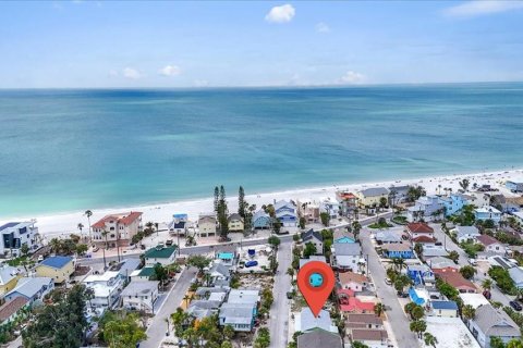 Villa ou maison à vendre à Treasure Island, Floride: 6 chambres, 213.49 m2 № 2141802 - photo 2