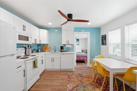 Villa ou maison à vendre à Treasure Island, Floride: 6 chambres, 213.49 m2 № 2141802 - photo 7