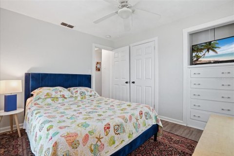 Villa ou maison à vendre à Treasure Island, Floride: 6 chambres, 213.49 m2 № 2141802 - photo 11