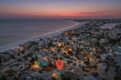 Villa ou maison à vendre à Treasure Island, Floride: 6 chambres, 213.49 m2 № 2141802 - photo 4