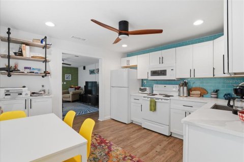 Villa ou maison à vendre à Treasure Island, Floride: 6 chambres, 213.49 m2 № 2141802 - photo 15