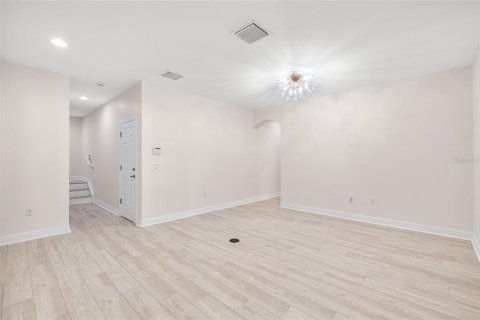 Touwnhouse à vendre à Tampa, Floride: 2 chambres, 184.88 m2 № 1906364 - photo 5
