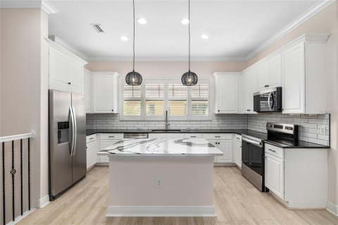 Touwnhouse à vendre à Tampa, Floride: 2 chambres, 184.88 m2 № 1906364 - photo 11