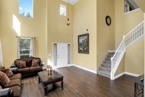 House in Apopka, Florida 5 bedrooms, 401.52 sq.m. № 1734748 - photo 5