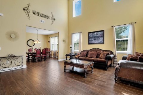 House in Apopka, Florida 5 bedrooms, 401.52 sq.m. № 1734748 - photo 6