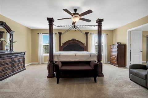 House in Apopka, Florida 5 bedrooms, 401.52 sq.m. № 1734748 - photo 18