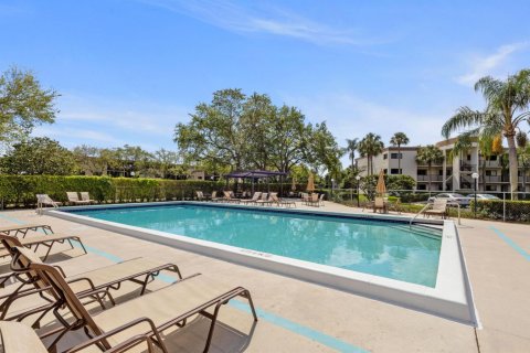 Condo in Delray Beach, Florida, 2 bedrooms  № 1068060 - photo 1
