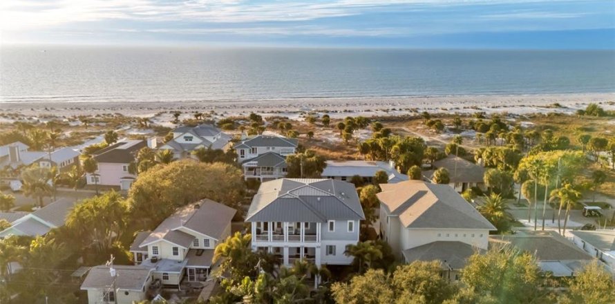 Villa ou maison à Clearwater, Floride 4 chambres, 389.45 m2 № 2098818
