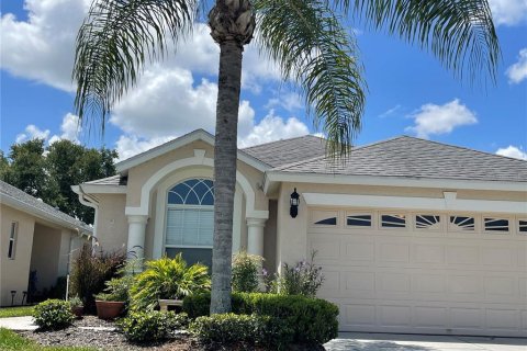 House in Wesley Chapel, Florida 2 bedrooms, 156.08 sq.m. № 1910382 - photo 2