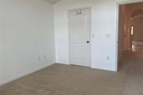 House in Wesley Chapel, Florida 2 bedrooms, 156.08 sq.m. № 1910382 - photo 12